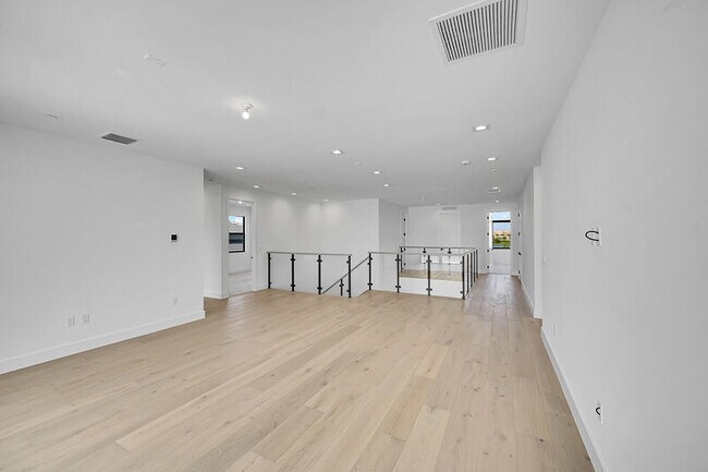 Building Photo - 9979 Migration Pt