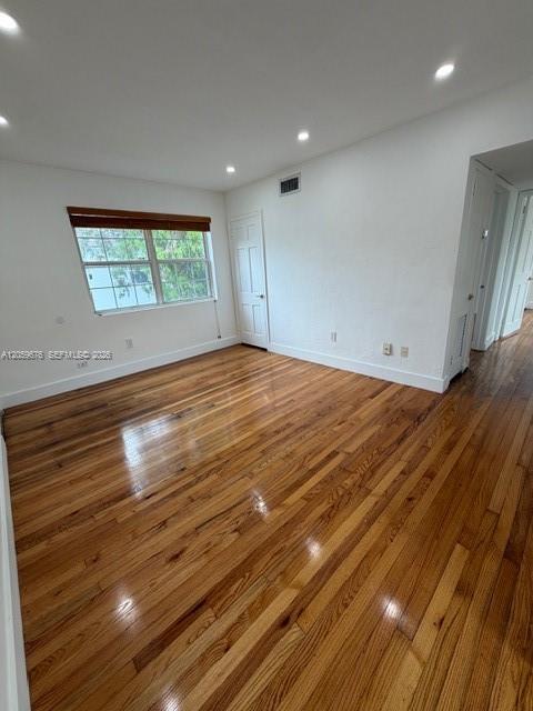 Building Photo - 15 Sidonia Ave