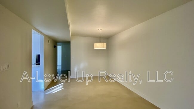 Building Photo - 2387 W Palo Dulce Dr