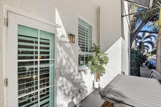 Building Photo - 600 S Dixie Hwy