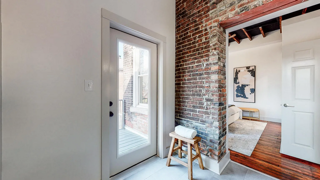 Building Photo - Historic Charm Meets Modern Comfort – 3-Be...