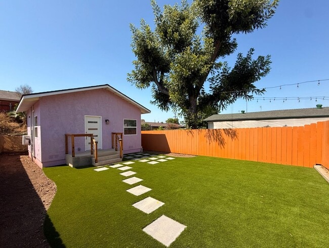 Building Photo - Stylish Newly Built 1BR/1BA ADU – In-Unit ...