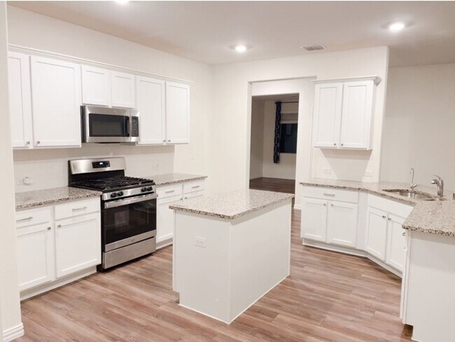 Building Photo - Spacious 4BR House in Forney , near by bes...