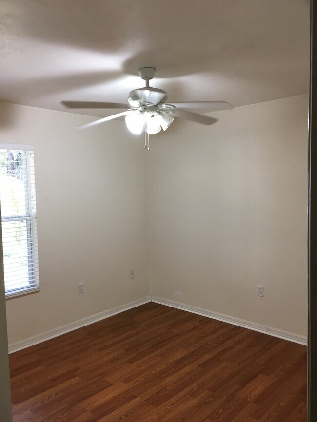 BR 2 - 875 NW 11th Ave