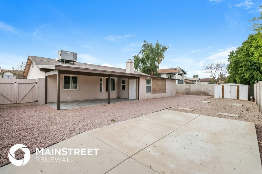 Building Photo - 4062 E Holmes Ave