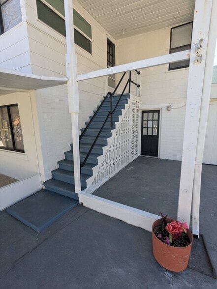 Building Photo - 209 10th St