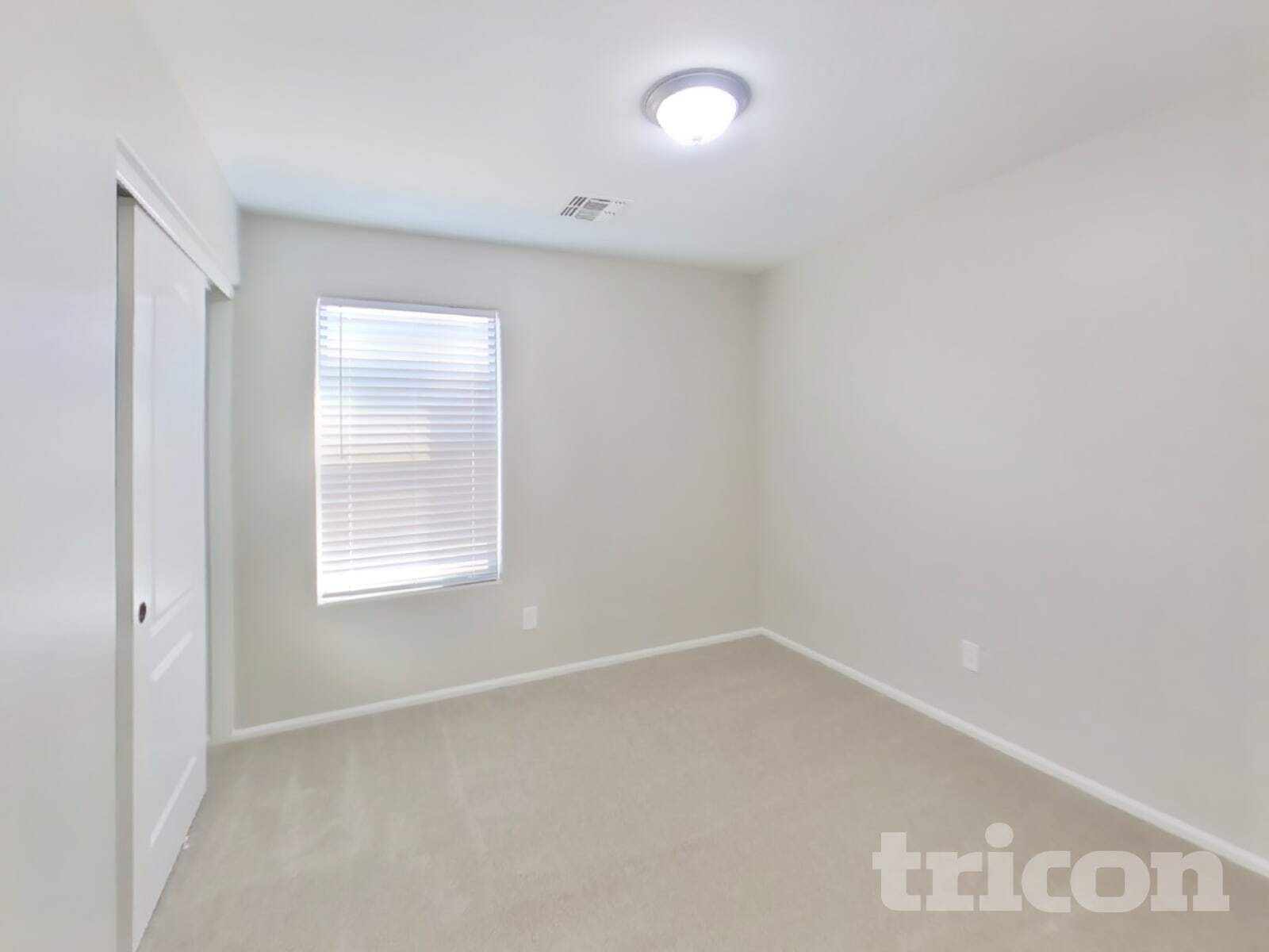 Building Photo - 1275 E Shari St