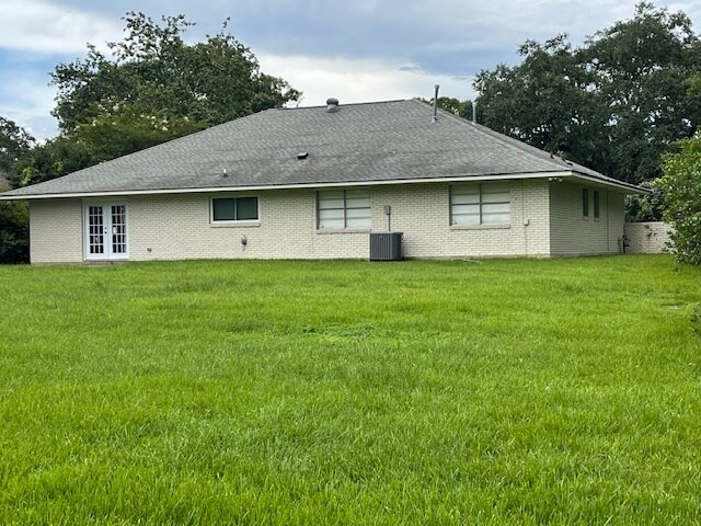 Building Photo - 1182 Colonial Dr