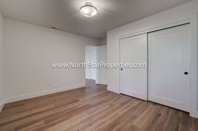 Building Photo - 2542 NW Marken St