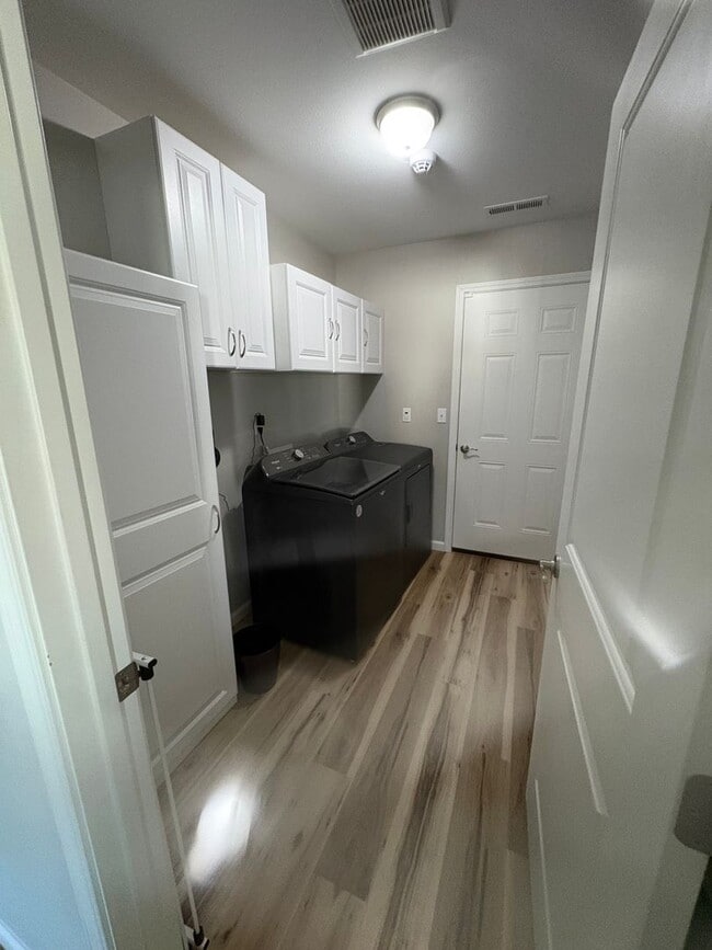 Building Photo - Home for Rent in Quincy