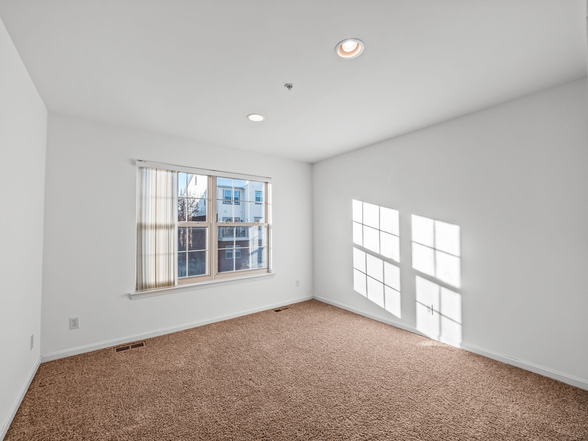 Building Photo - 3094 Camden Dr