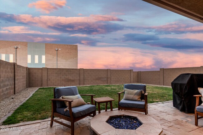 Building Photo - 5701 S Verde