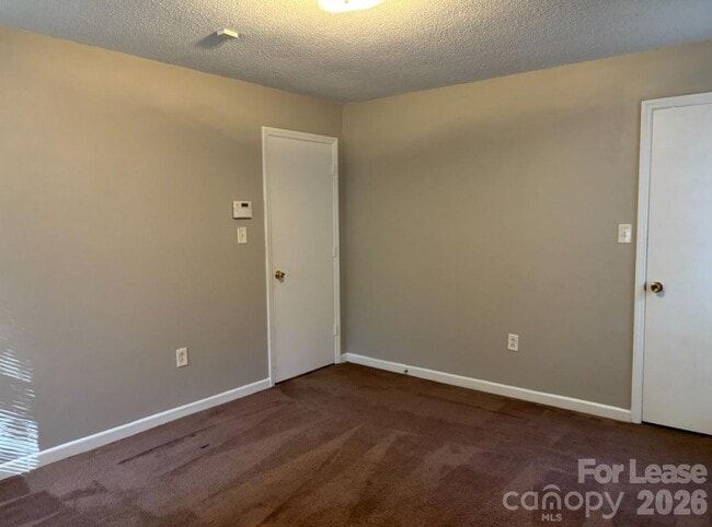 Building Photo - 3633 Driftwood Dr