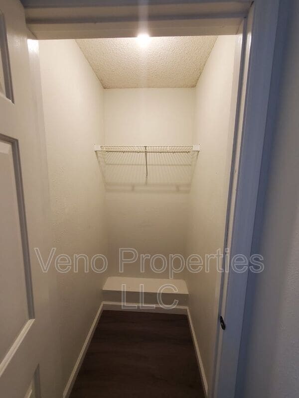 Building Photo - 66 Plaza Ave