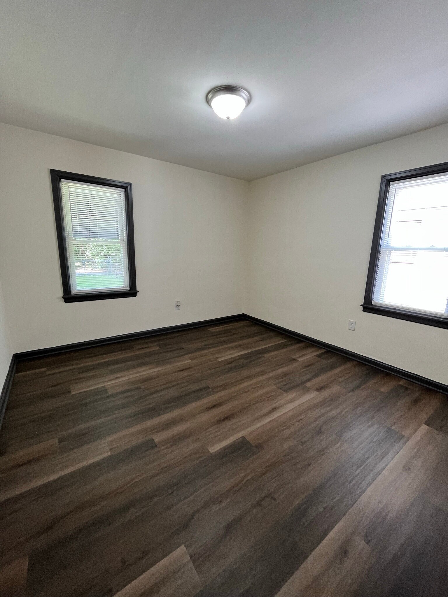 Building Photo - 1079 Fairwood Ave