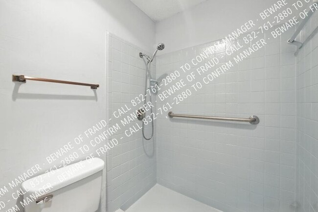 Building Photo - 1106 Paluxy Ct