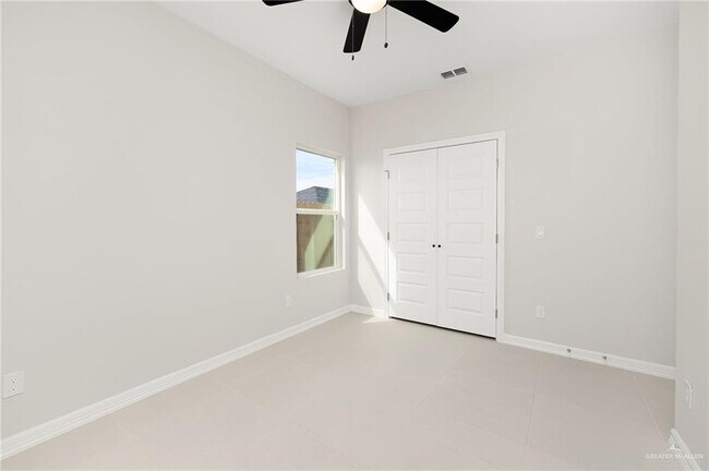 Building Photo - 21 Hilltop Ave