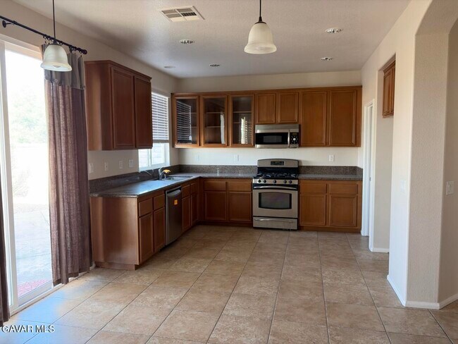 Building Photo - 2841 Hornbeam Rd