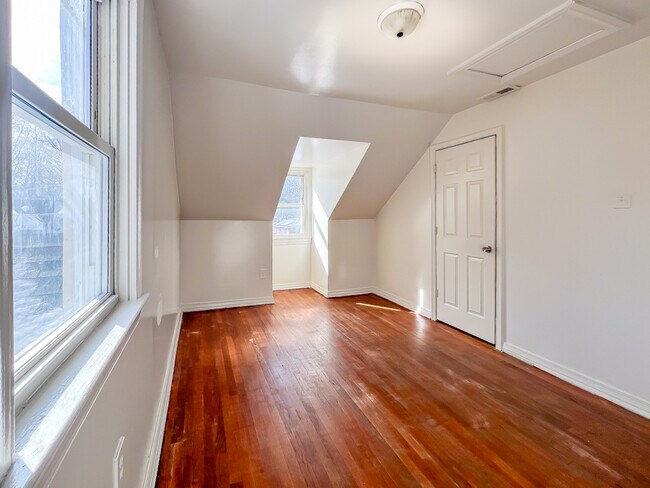 Building Photo - 1113 Evergreen Ave