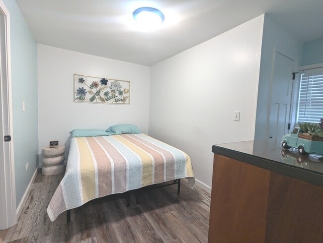 Building Photo - 1708 N Center St