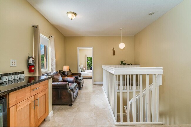 Building Photo - 1721 SW 23rd St