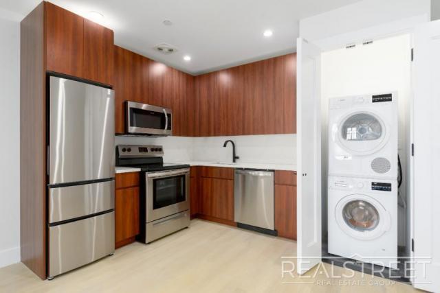 Building Photo - 1 bedroom in BROOKLYN NY 11233