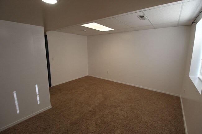 Building Photo - 3922 E Siskin Ln