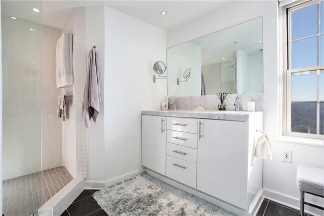 Building Photo - 199 14th St NE