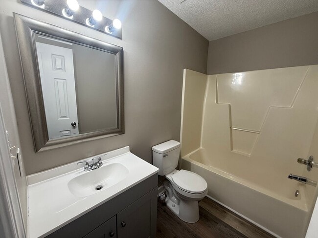 Building Photo - 4117 Juniper Ln NW