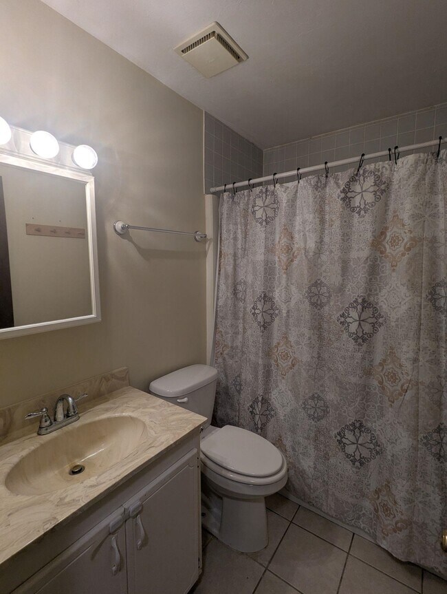 Building Photo - 4256 Carrington Ct