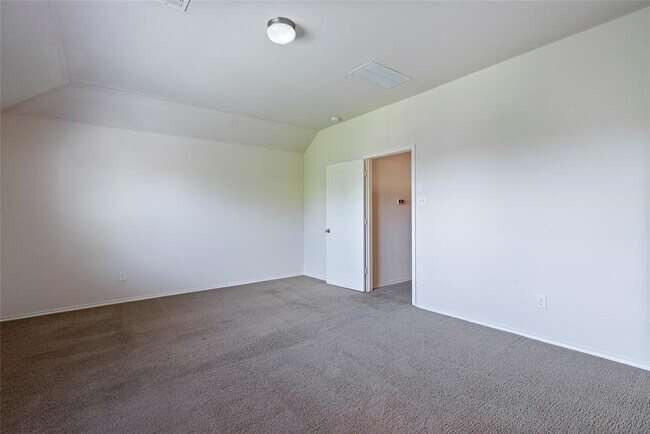 Building Photo - 12021 Pecangate Way
