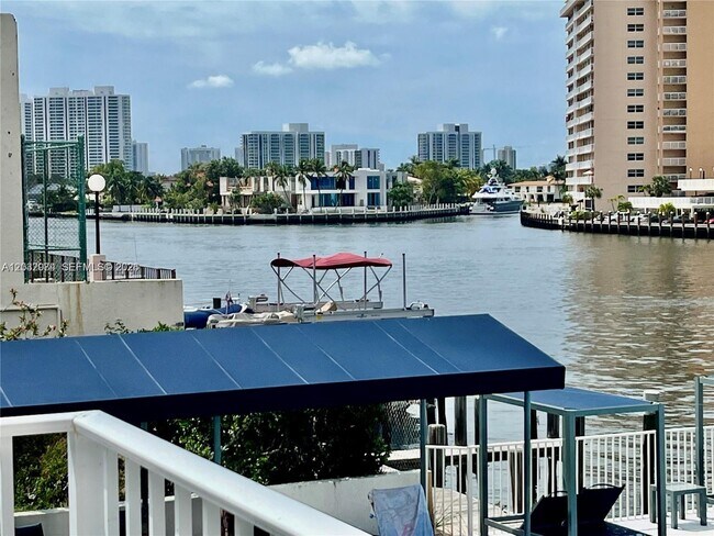 Building Photo - 1849 S Ocean Dr