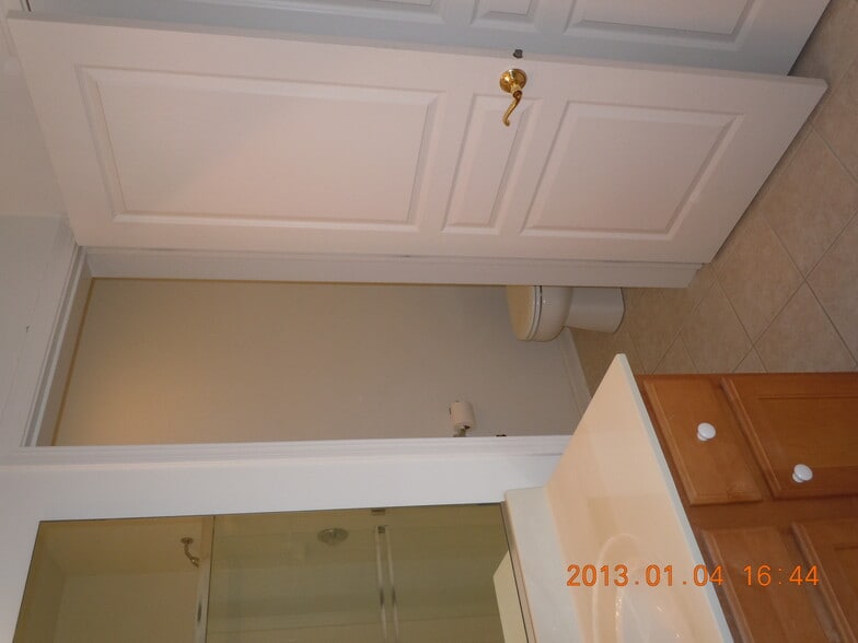 Master Bath - 3 Tiverton Ct