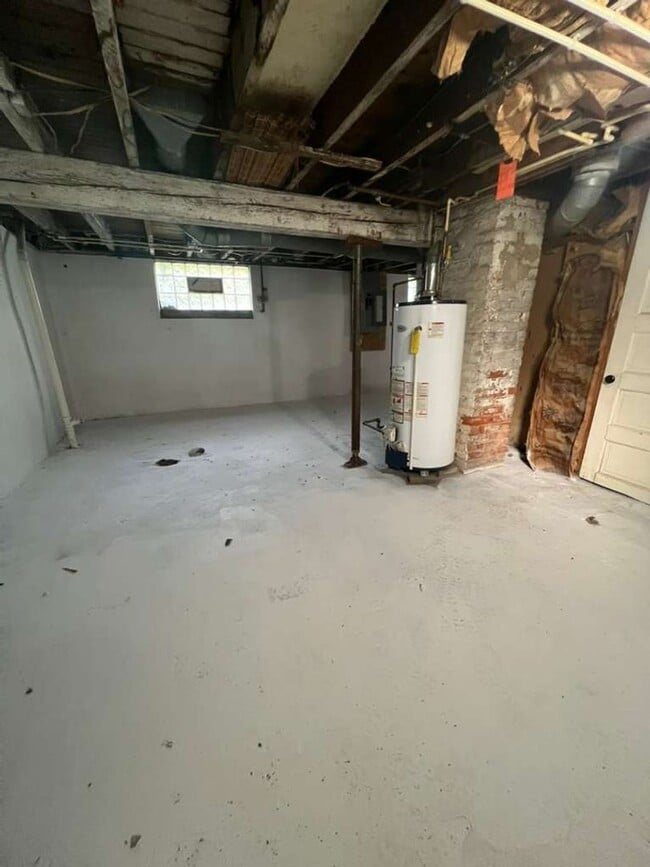 Building Photo - Updated 3-Bedroom Single-Family Home in th...