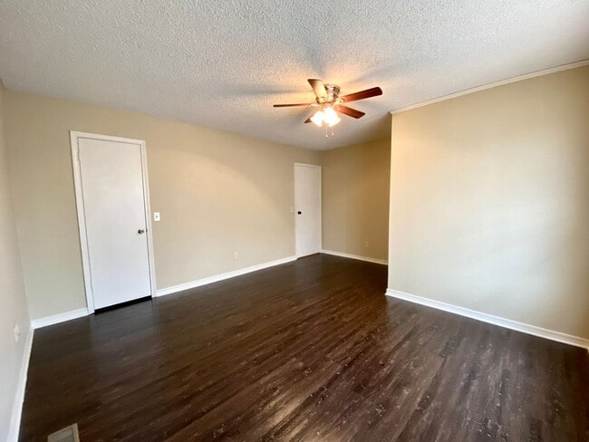 Building Photo - Comfort and Convenience in the Heart of Jenks