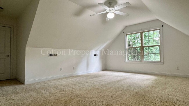 Building Photo - 8854 Plantation Landing Dr