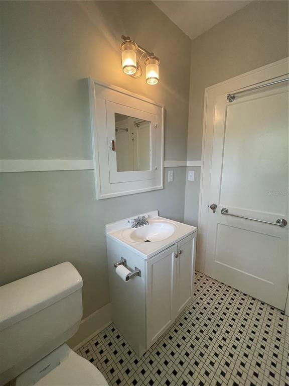 Building Photo - 2114 W Dekle Ave