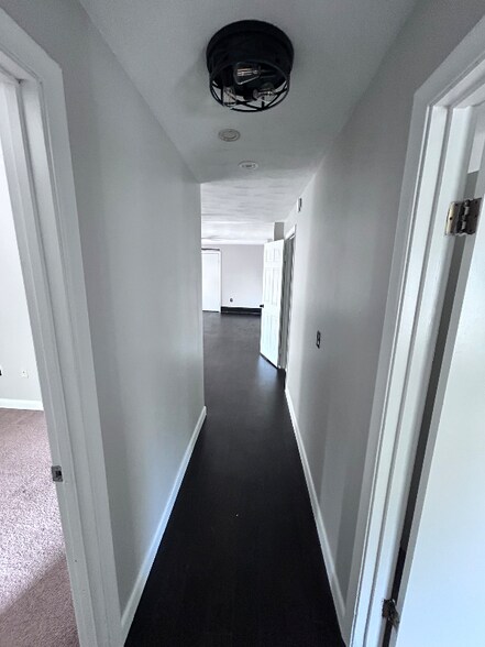 Building Photo - 102 Laurens St