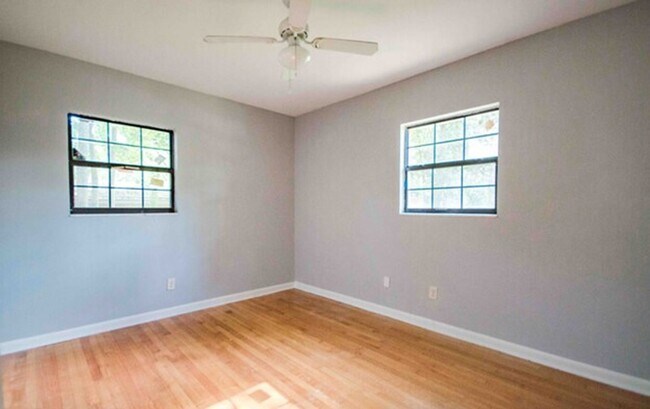 Building Photo - Fabulous home near the fairgrounds-$500 off 1st months rent!