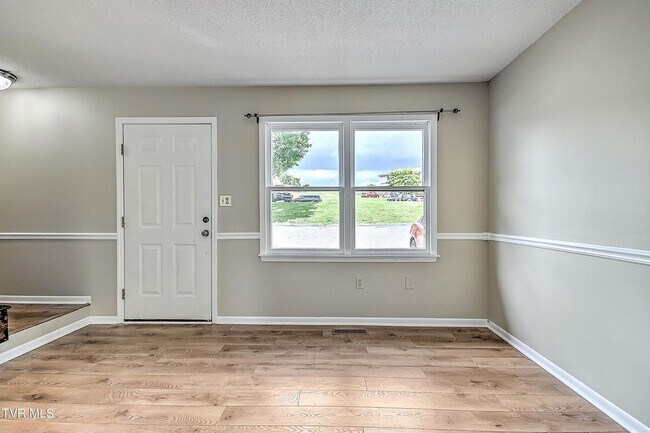 Building Photo - Bellhaven townhouse