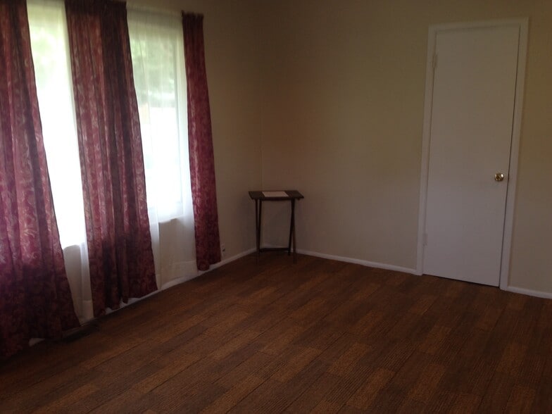 Building Photo - 26521 Coolidge Hwy