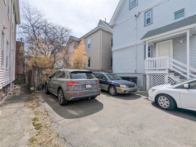 Building Photo - 383 Highland Ave