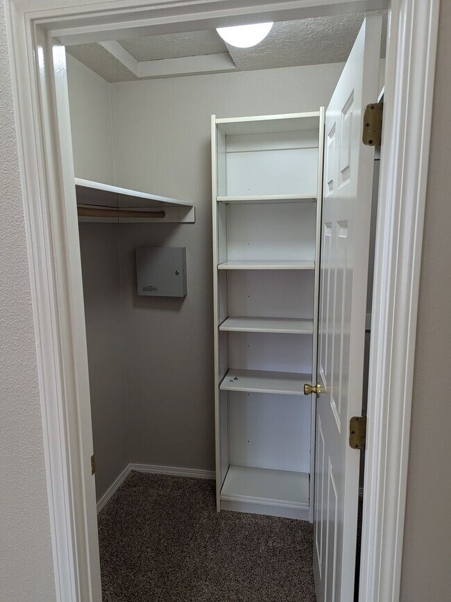 Building Photo - 5817 Cobalt Loop SE