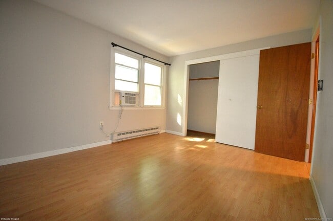 Building Photo - 246 Woodford Ave