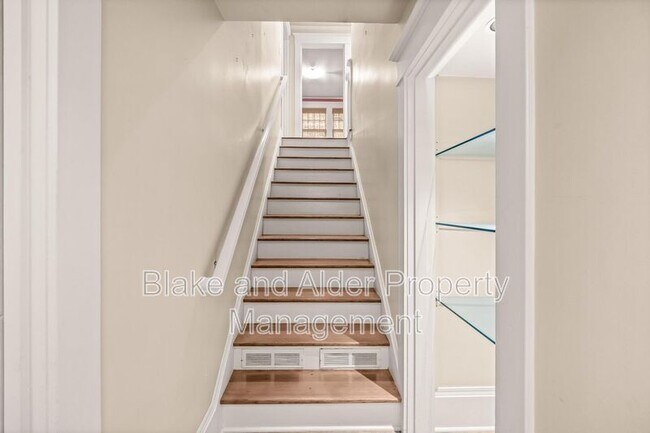 Building Photo - 3455 NE Tillamook St