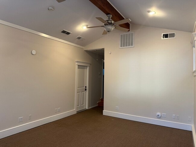 Building Photo - Buena Vista Rancher 4 bed /3 bath - Excell...