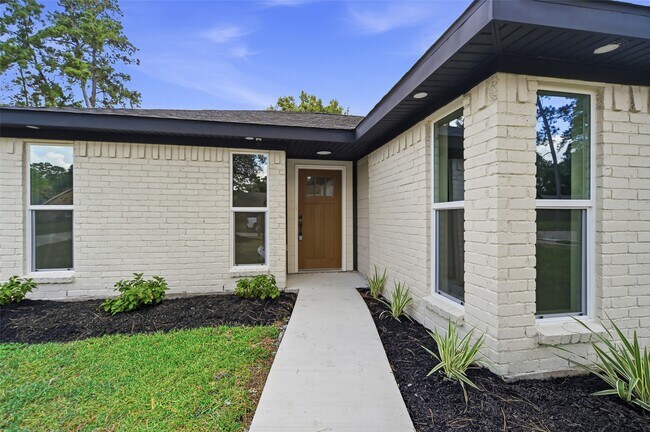 Building Photo - 25402 Thistlewaite Ln