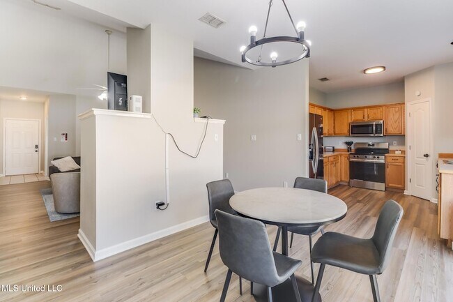 Building Photo - 16060 S April Dr