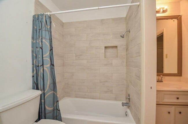 Building Photo - 3514 W Creek Club Dr