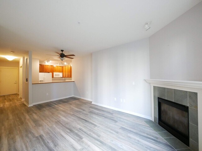 Building Photo - 1Bed 1Bath DT Kirkland Condo Available for Rent!